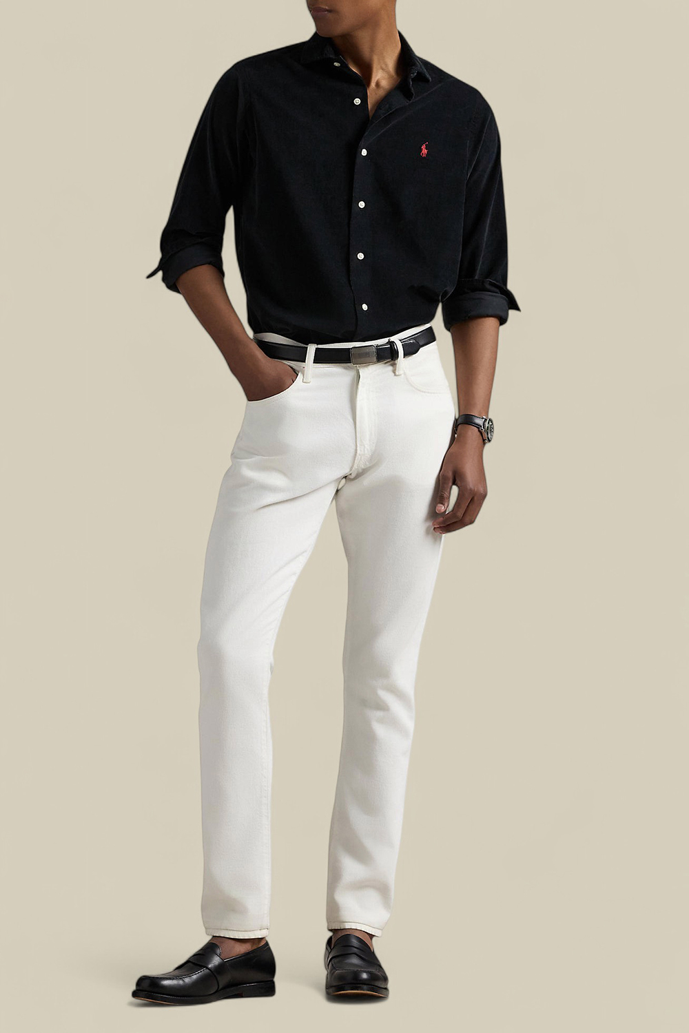 תמונת כל הלוק של חולצה מכופתרת